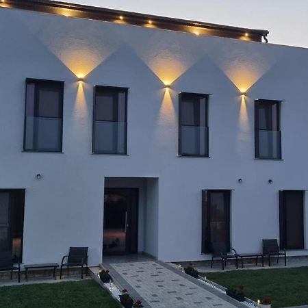 Chg Boutique Hotel Костинещи Екстериор снимка
