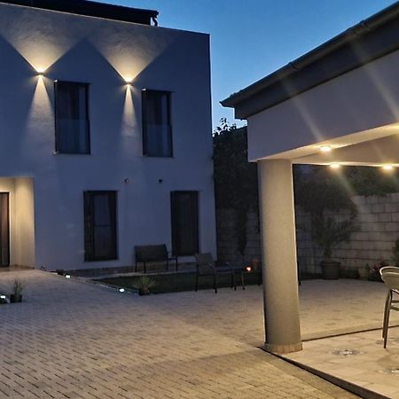 Chg Boutique Hotel Костинещи Екстериор снимка