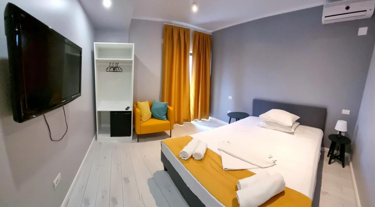 Chg Boutique Hotel Костинещи Екстериор снимка