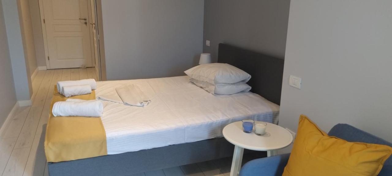 Chg Boutique Hotel Костинещи Екстериор снимка
