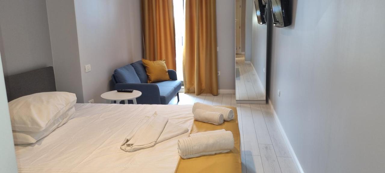 Chg Boutique Hotel Костинещи Екстериор снимка