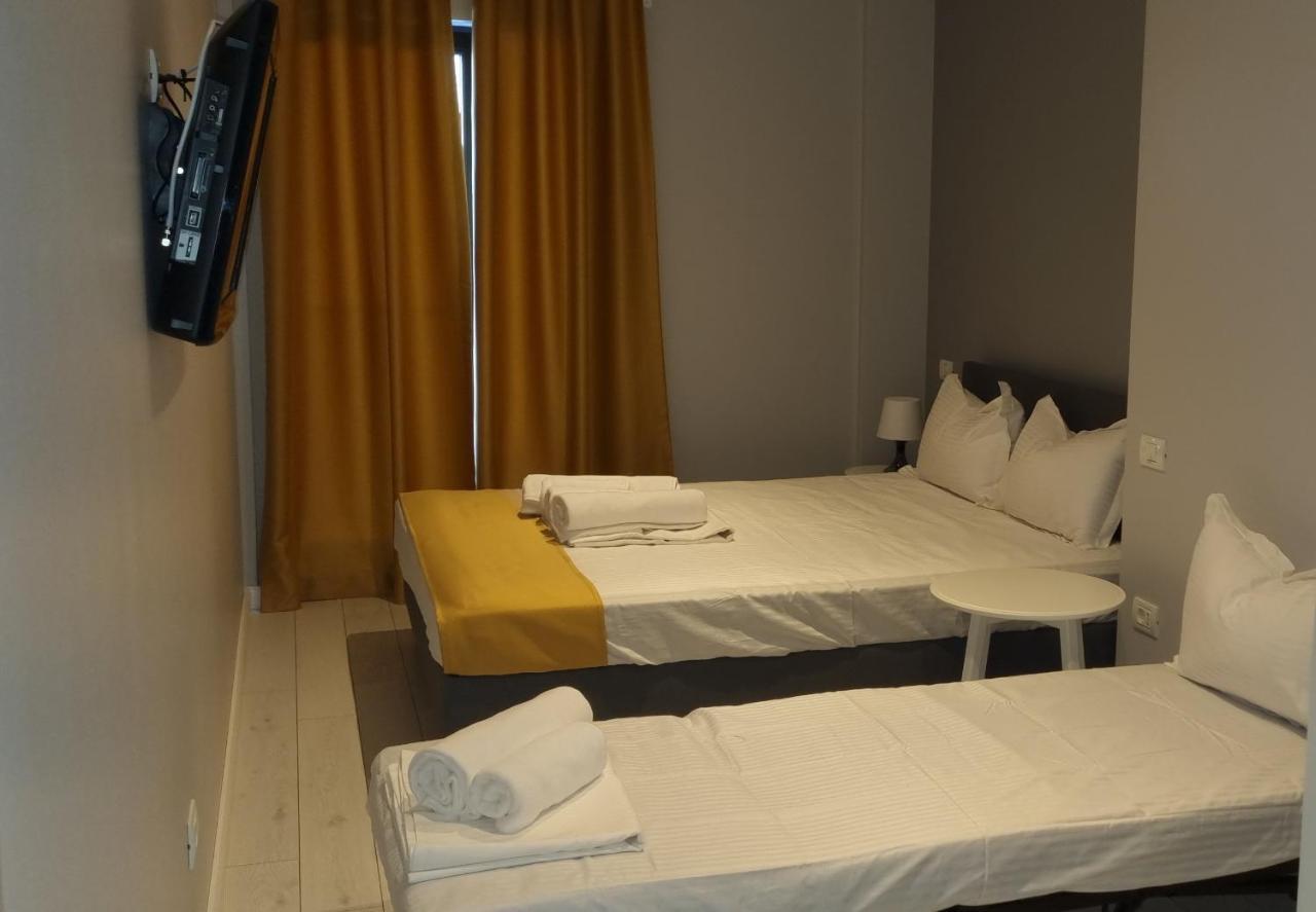 Chg Boutique Hotel Костинещи Екстериор снимка