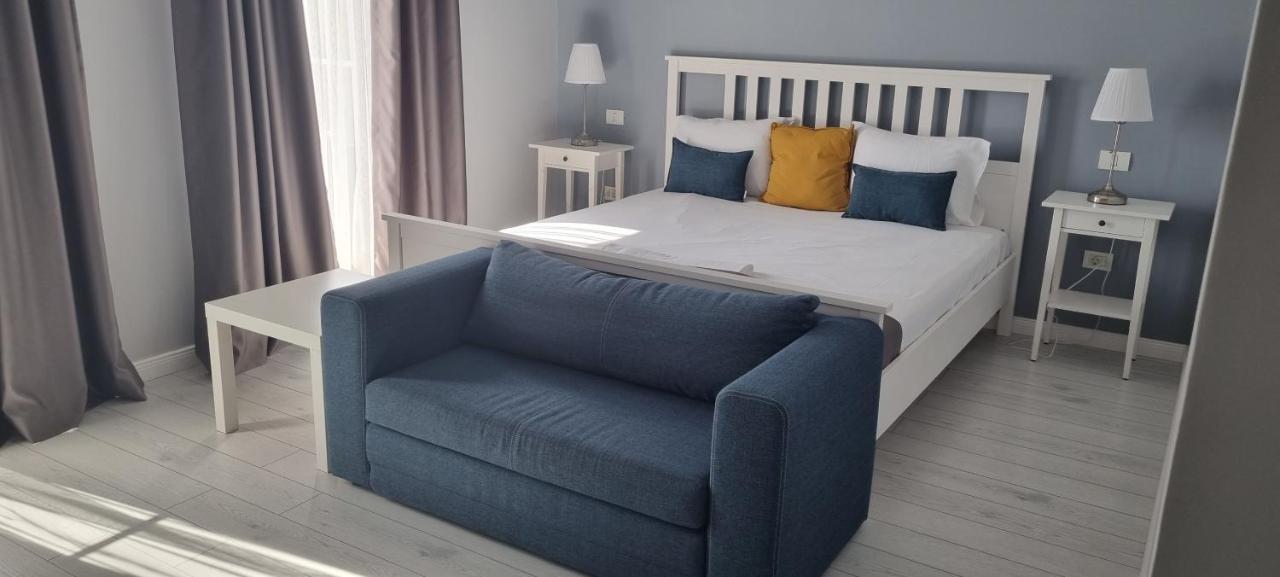 Chg Boutique Hotel Костинещи Екстериор снимка