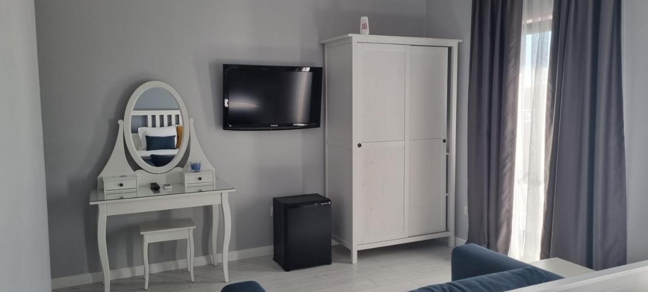 Chg Boutique Hotel Костинещи Екстериор снимка