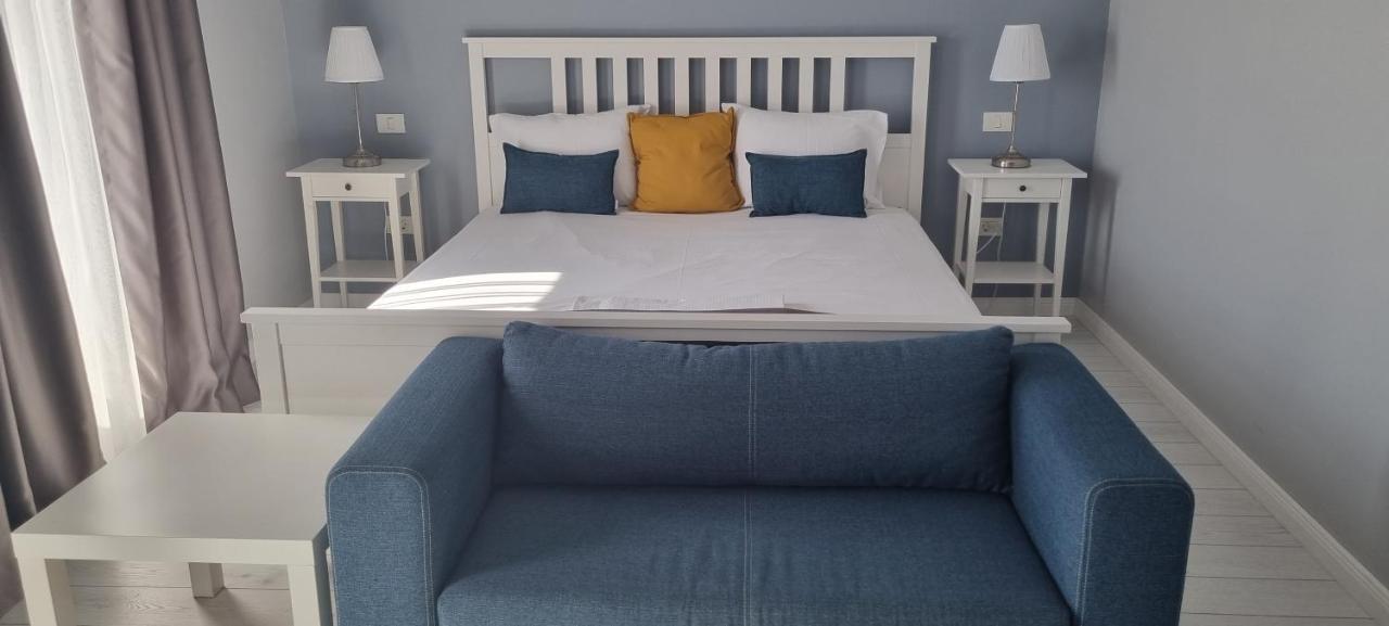 Chg Boutique Hotel Костинещи Екстериор снимка