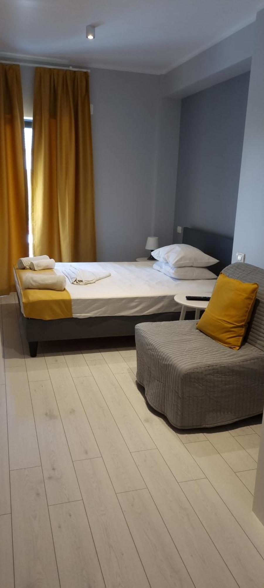 Chg Boutique Hotel Костинещи Екстериор снимка