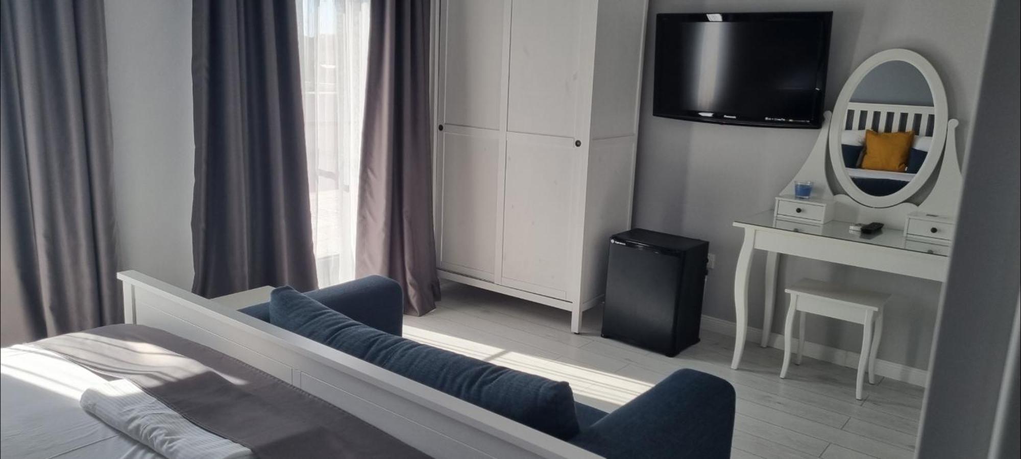 Chg Boutique Hotel Костинещи Екстериор снимка